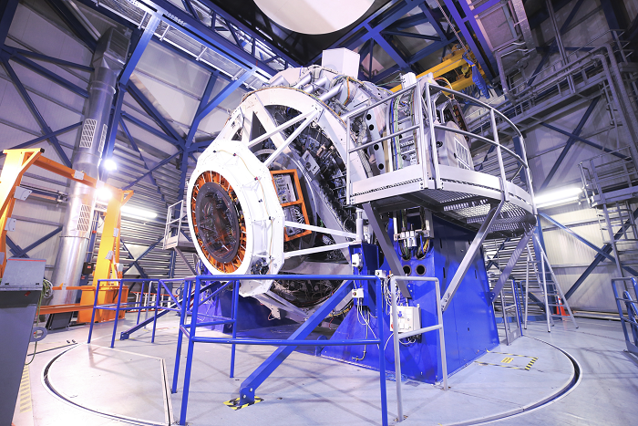 The VISTA telescope on which the 4MOST instrument is installed