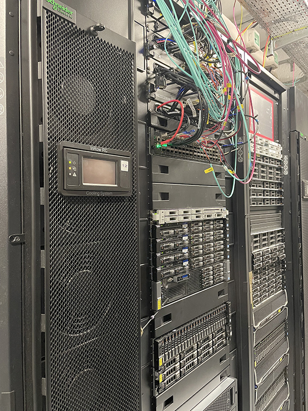 ENS de Lyon datacenter - focus on a bay