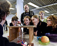 Des élèves participant à un atelier