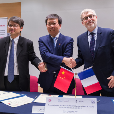 QIAN Xuhong entouré de Keitaro Nakatani et de Jean-François Pinton