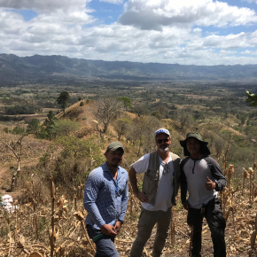 Le cratère de Pantasma, revisité en 2019 par Pierre Rochette avec une équipe de géologues de l’Université de Managua.  © P. Rochette
