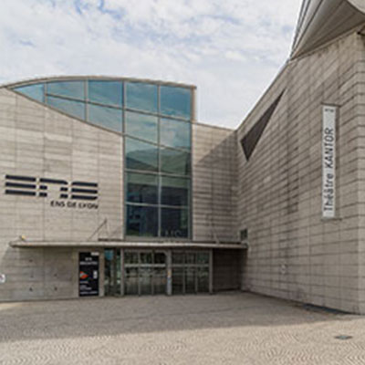 Photo de l'entrée de l'ENS de Lyon