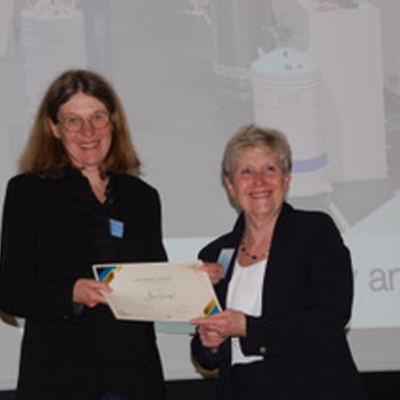 Anne Lesage reçoit le prix Pierre Süe 2023 lors de la cérémonie de remise des prix de la SCF