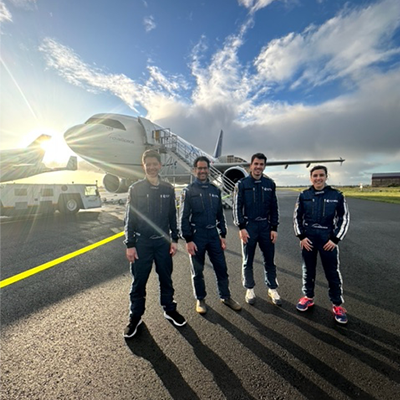 Équipe PHOEBUS devant l’Airbus A310 ZERO-G
