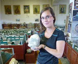 Laurie Bougeois au Musée de l'institut de Géologie de Dushanbe au Tadjikistan