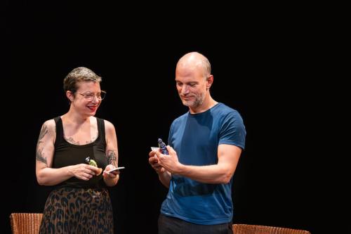 Wendy Delorme et Vincent Message reçoivent le Prix Terre Bleue